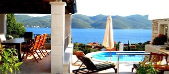 Villa with  fascinating sea view ,oasis of peace idealf or relaxing ho