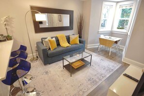 Téléviseur, bureau