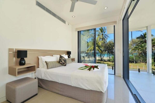 3 bedrooms, iron/ironing board, WiFi, bed sheets - Esplanade Villa Port Douglas - Perfect location (Port Douglas)