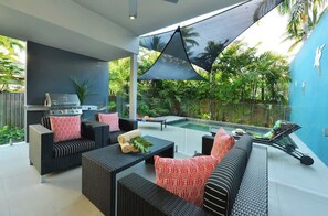 Terrace/patio - Esplanade Villa Port Douglas - Perfect location (Port Douglas)