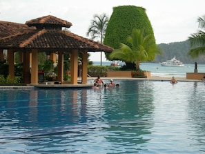 Piscine extérieure