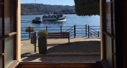 Pella: Pella, Lake of Orta: house on the Lake,fantastic view