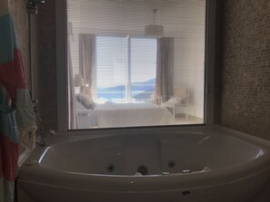 Badewanne, Haartrockner, Bidet, Handtücher