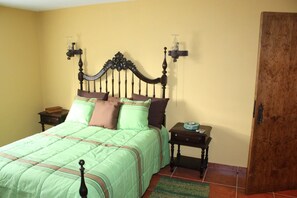 2 室のベッドルーム、アイロン / アイロン台、WiFi (無料)、ベッドシーツ