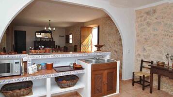 Réfrigérateur, micro-ondes, four, lave-vaisselle