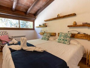 5 Schlafzimmer, Bügeleisen/Bügelbrett, Internetzugang, Bettwäsche