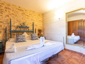 5 Schlafzimmer, Bügeleisen/Bügelbrett, Internetzugang, Bettwäsche