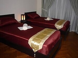 2 bedrooms, iron/ironing board, free WiFi, bed sheets
