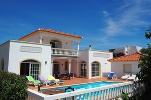 Piscina a l'aire lliure 