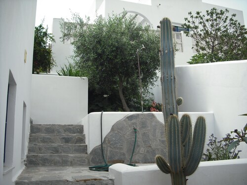 Casa y jardin, zona tranquila, cerca de la playa