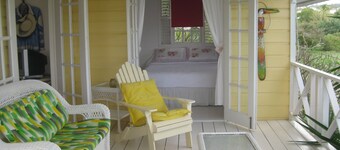 Gingerbread Cottage 2 bed with pool, seaviews, Nr Holetown St. James