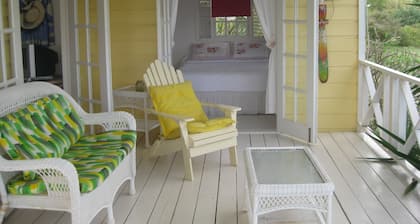 Gingerbread Cottage 2 bed with pool, seaviews, Nr Holetown St. James