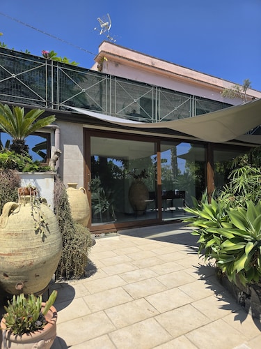 VILLA MANCINI - Loft right by the sea in front of the Faraglioni