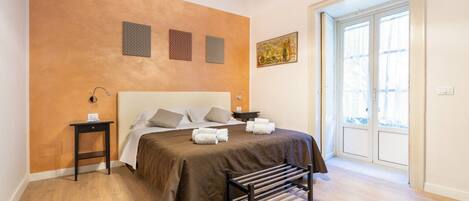 3 bedrooms, soundproofing, iron/ironing board, WiFi