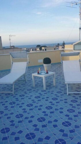 APARTMENT "VENERE" WITH HYDROMASSAGE TWO STEPS FROM THE SEA