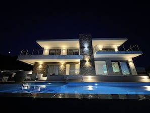 Exterior - Luxury villa with infinity pool, sea &, mountain views (Kokkino Chorio, Crete)