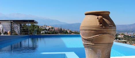 Ulkouima-allas, lämmitetty uima-allas