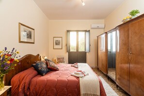 3 chambres, fer et planche à repasser, lit parapluie, Wi-Fi