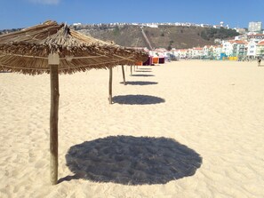 Beach nearby, beach towels - Beautiful villa for 8 people with private pool close to the beach (São Martinho do Porto)