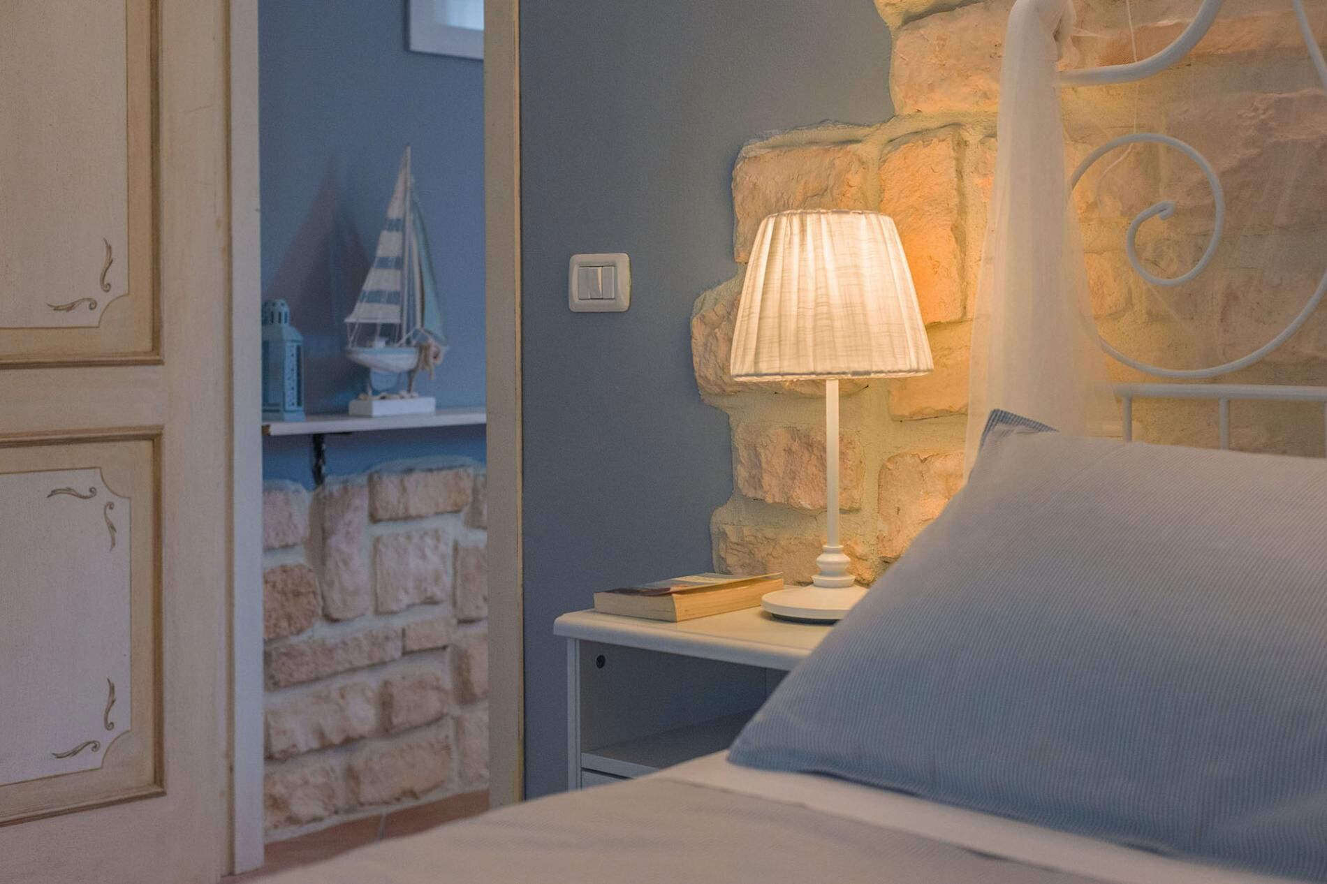 5 bedrooms, iron/ironing board, WiFi