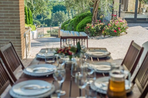 Villa Alis - Villa privata, 5 camere da letto, piscina, A/C, sauna, wifi, Marche