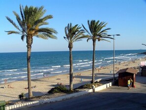 Beach - Apartment in Torre de la Horadada, Nr. Torrevieja, Costa Blanca South, Spain (Mil Palmeras)
