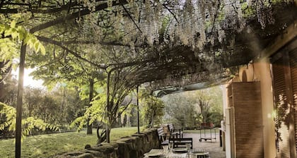 VILLA GLICINI : Un cottage romantique au cĆur de la nature avec piscine