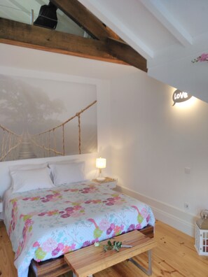 1 habitación, tabla de planchar con plancha, wifi gratis y ropa de cama 