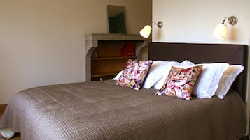 2 habitaciones, tabla de planchar con plancha, wifi y ropa de cama
