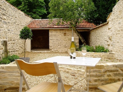 Stylish contemporary renovation in Meursault