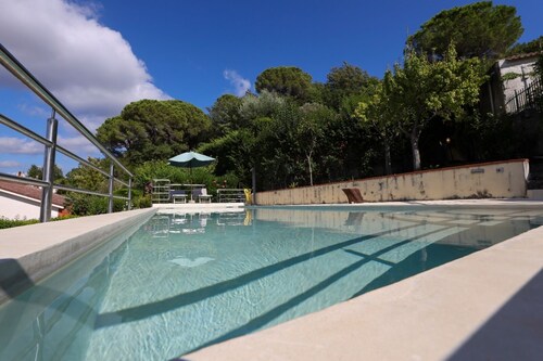 Stunning 2 floors Villa with swimming pool and tennis court