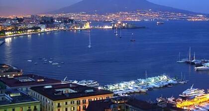 Private villa-pool; 30 minutes from Naples garden 2000 sq. m.;14 beds;