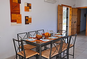 Dining - Piltraque - our holiday country villa to rent in the Spanish Coutryside (Riogordo)