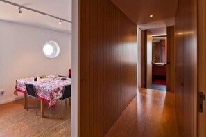 Dining - Porto: Apartment with the best view over the city of Porto and the Douro river (Porto)