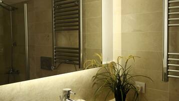 Hair dryer, towels