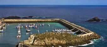 5 Bedroom house, garden, barbecue, WIFI, games room, 0.9 miles from the beach