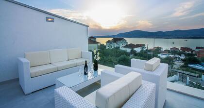'Villa mit privatem Pool und Meerblick - Villa Leona