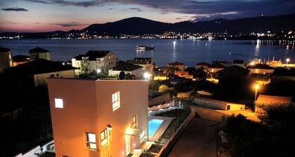 'Villa With Private Pool And Sea Views - Villa Leona