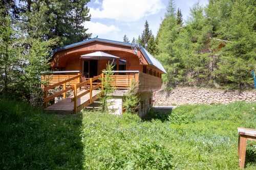 Fantastic location, self catered chalet Sleeping 8, 4 bedrooms 3 bathrooms