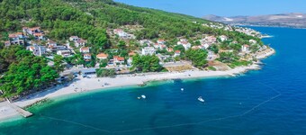 Family friendly villa next to the beach, close to Trogir and Split 