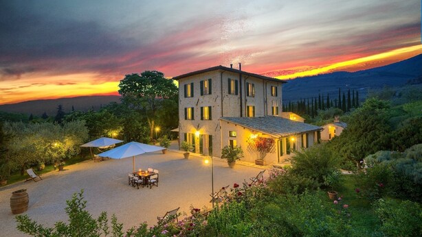 Exterior - Farmhouse holidays in Umbria, the green heart of Italy, amongst art and nature. (Spello)