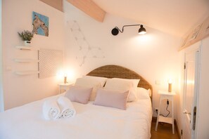 4 bedrooms, iron/ironing board, travel crib, free WiFi