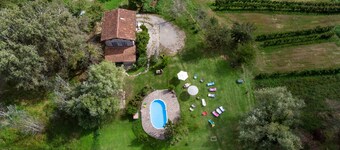 Country villa with private pool and garden great for families, groups