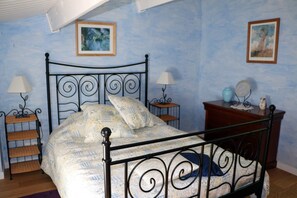 2 chambres, fer et planche à repasser, Wi-Fi gratuit, draps fournis