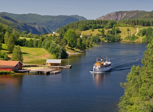 Family Farm. Green fields, forests. Child friendly.