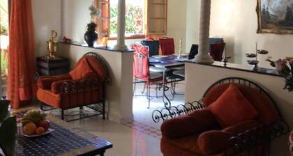 Dar Younes House with Garden and character : with tow Luxury famlily-Apartment