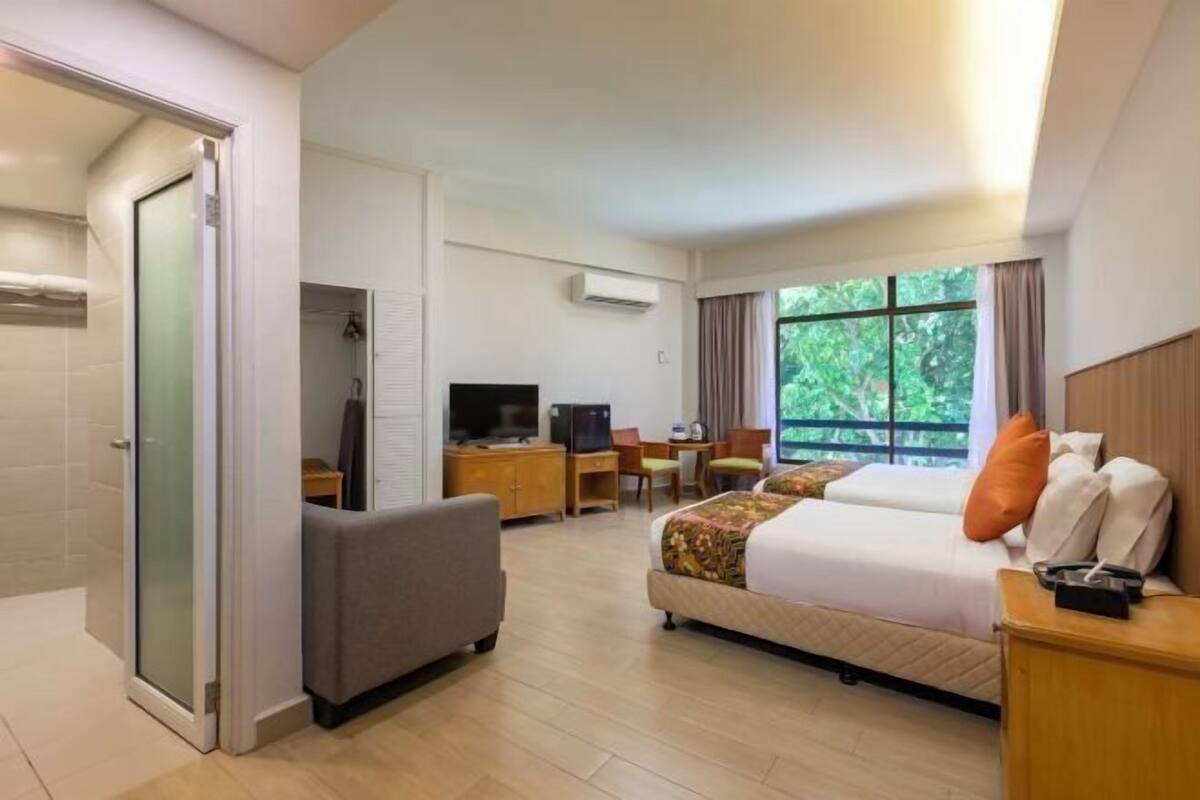 Free WiFi, bed sheets