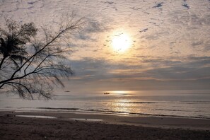 Beach - Adena Beach Resort (Kuantan)