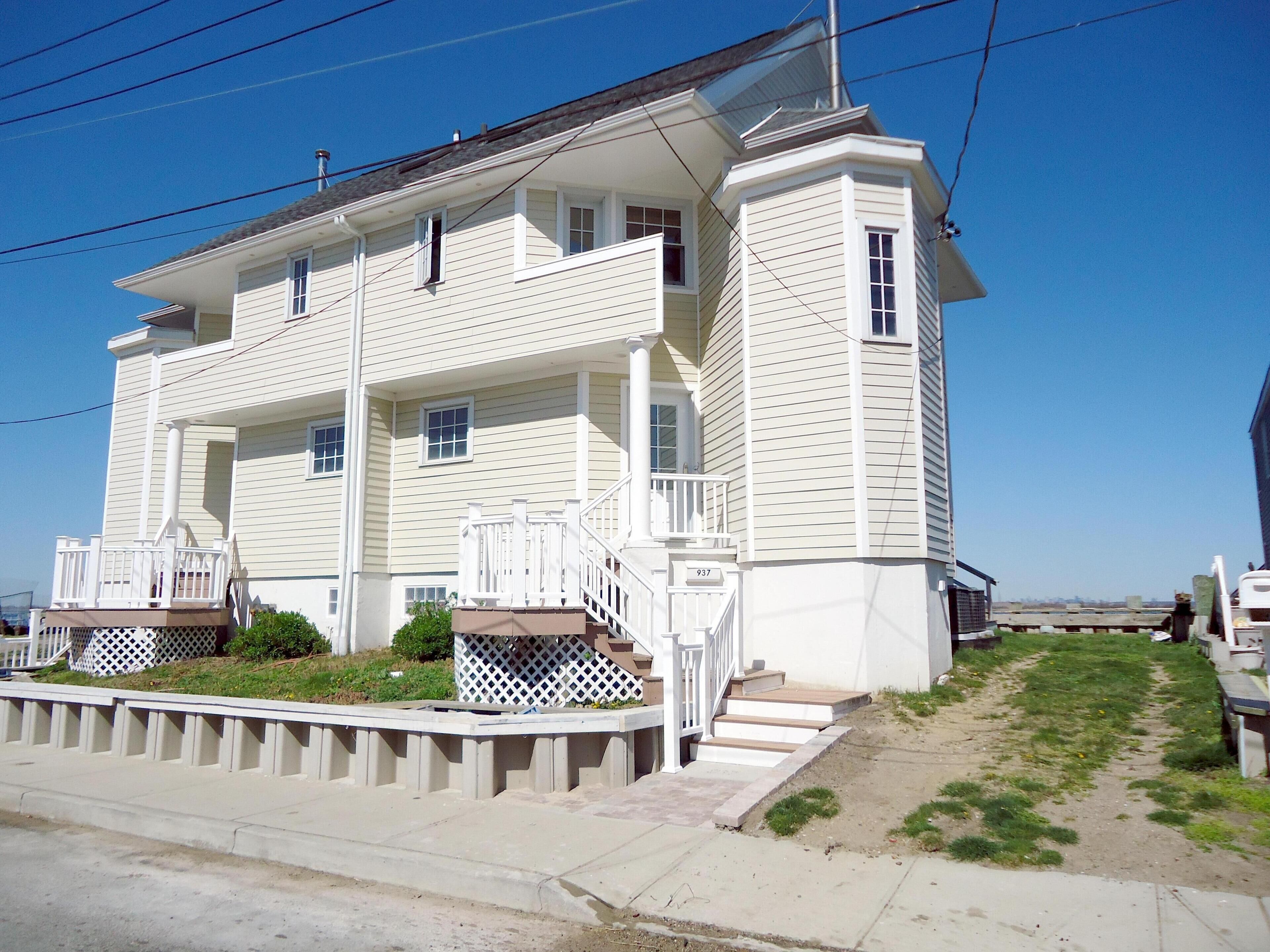 New York City Vacation  home Waterfront with Sunsets over Manhatan