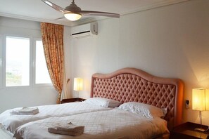 2 bedrooms, iron/ironing board, travel crib, WiFi - Penthouse in Estepona fabulous sea views (Estepona)